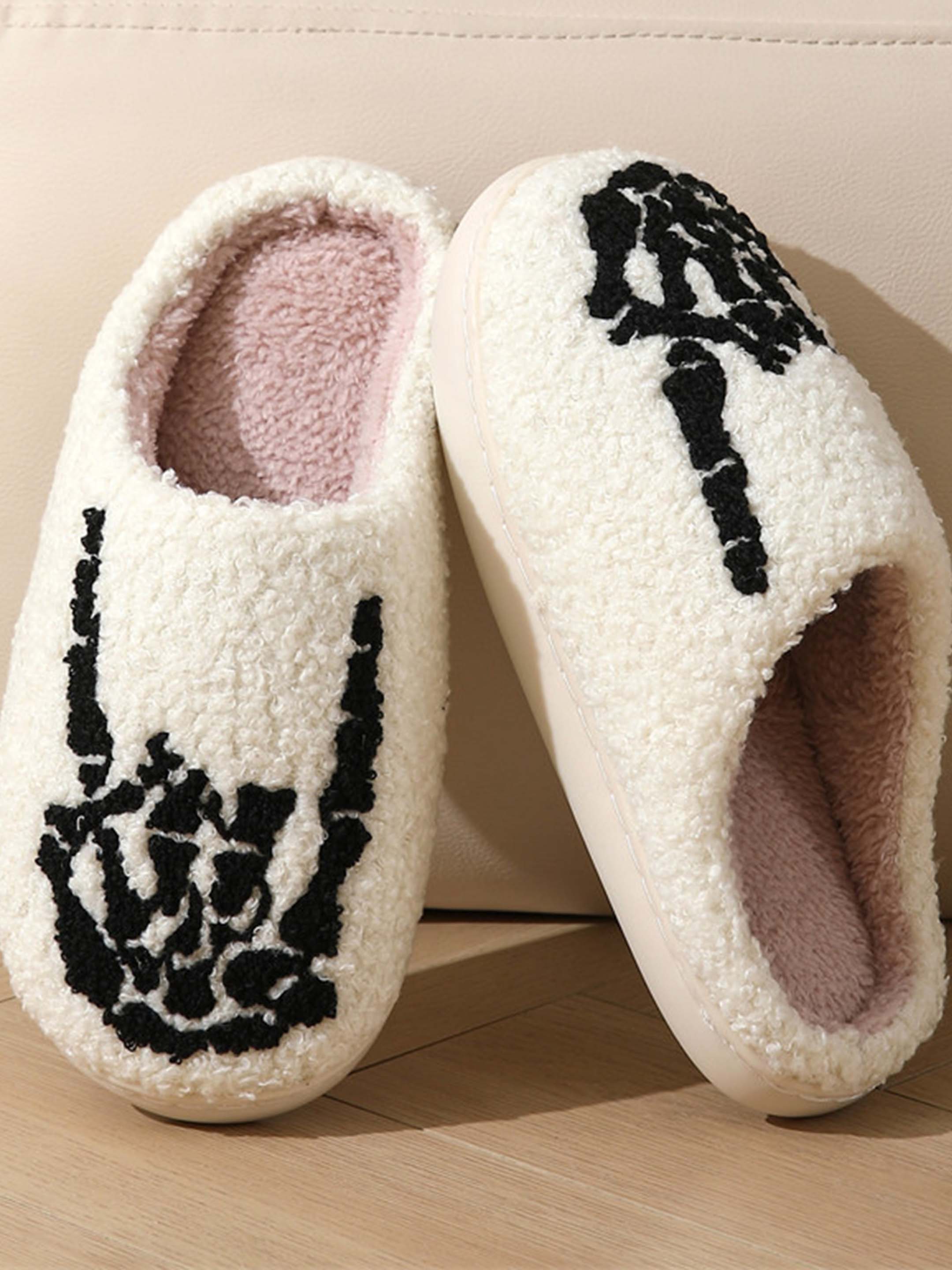 Halloween Artistic Skull Finger Print Cozy Plush Home Slippers �C Warm and Comfy Indoor Footwear