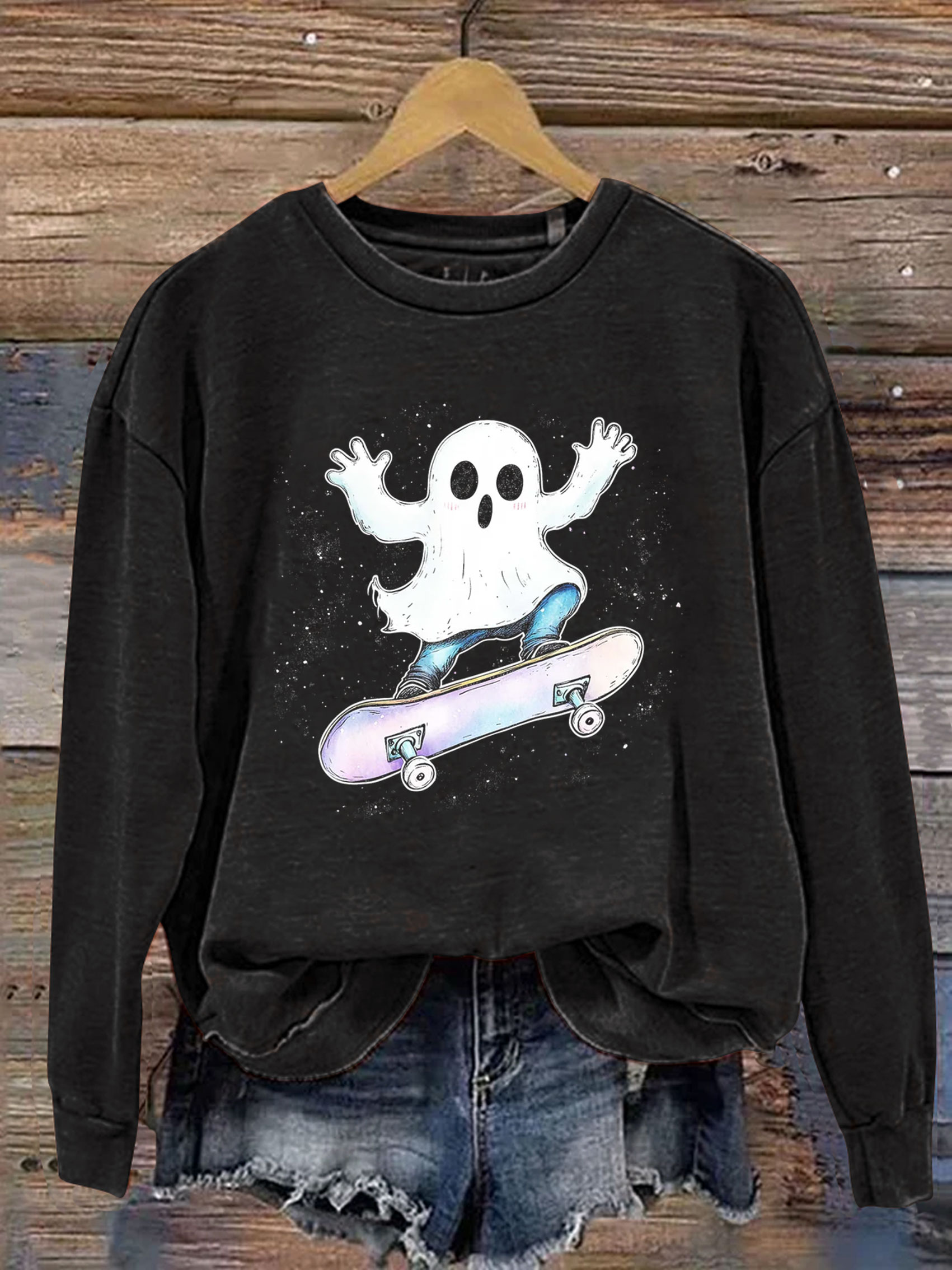Cute Ghost On Skateboard Halloween Skater Print Casual Sweatshirt
