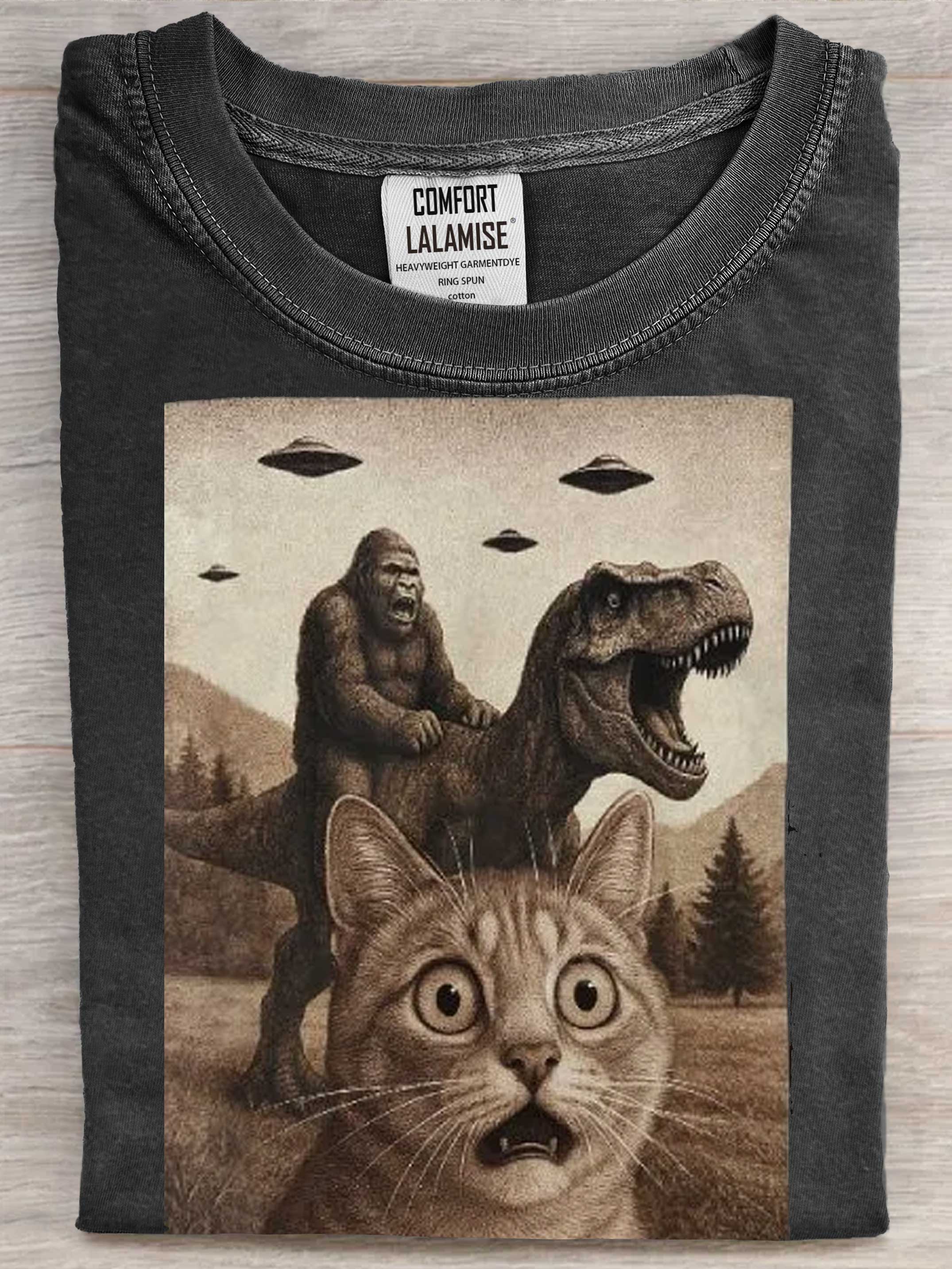 Funny Cat with Sasquatch Cat Selfie Bigfoot Riding Art Print Casaul Short Sleeve T-shirt