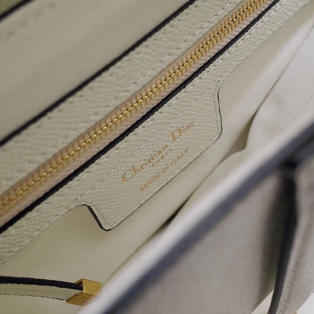 Dior Saddle Bag Replica in White Grained Calfskin