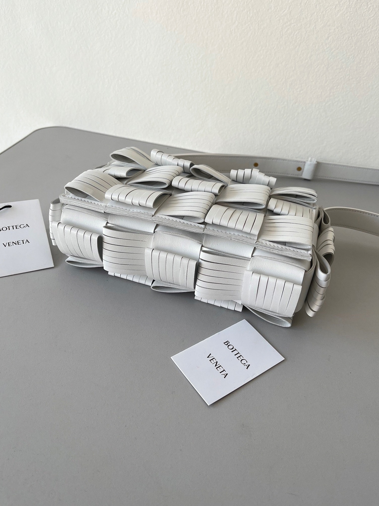 Top Quality Fake Bottega Veneta Cassette Fringed Bag In White