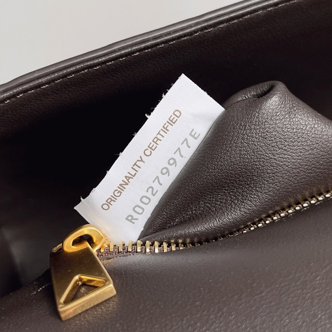 Fake Bottega Veneta Mini Andiamo Cross-Body Bag Fondant