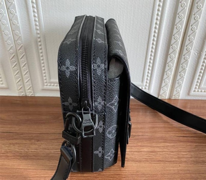 Louis Vuitton Taurillon Leather Steamer Messenger Bag