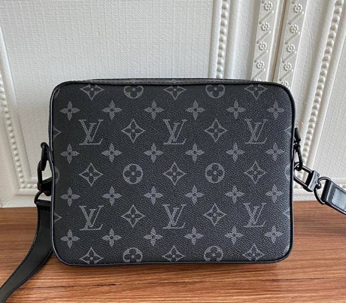 Louis Vuitton Taurillon Leather Steamer Messenger Bag