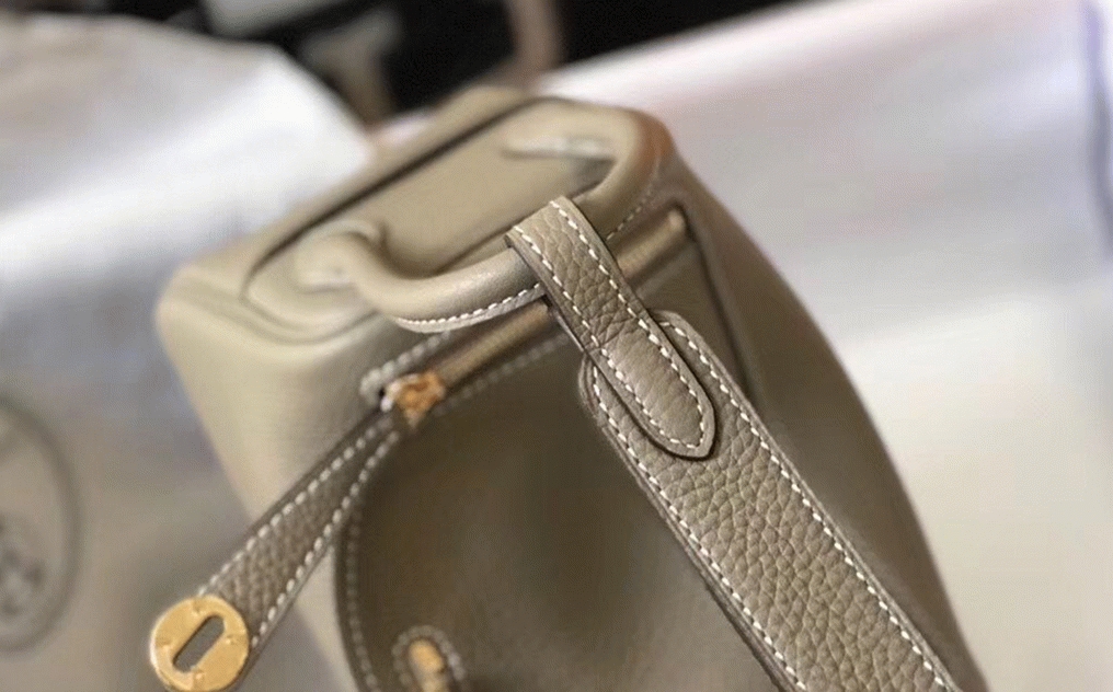 Luxury replica Hermes Lindy Mini handbag in tourterelle shade