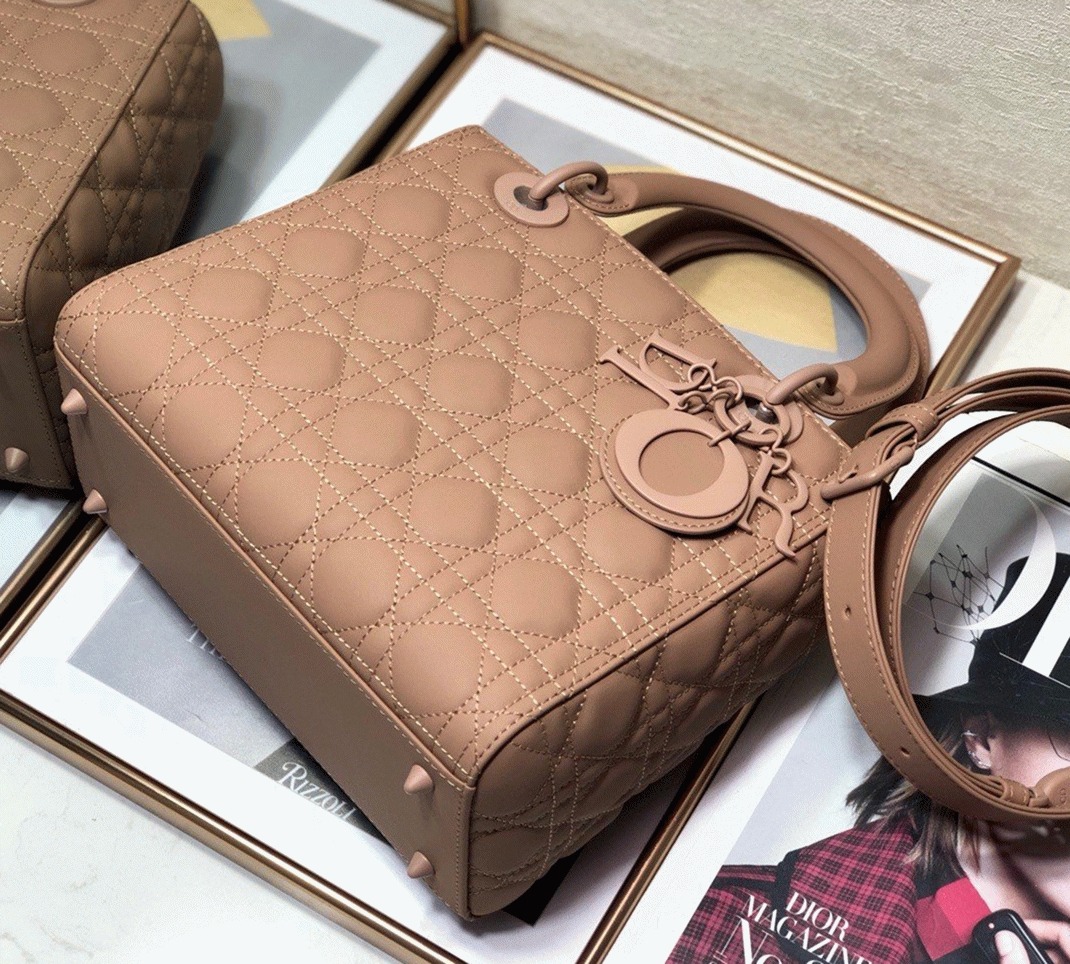 Dior Lady Dior Medium Bag Fake in Blush
