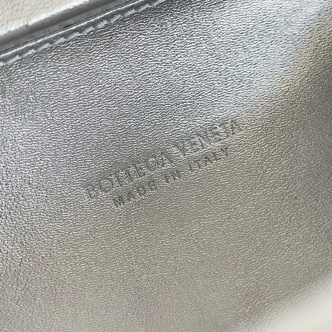 Replica Bottega Veneta Knot Minaudiere Clutch Silver Sequins