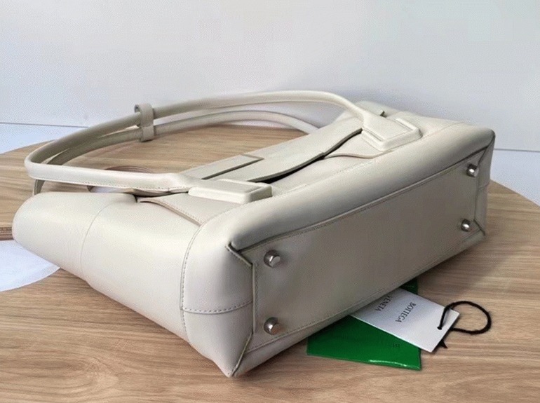 Top Quality Knockoff Bottega Veneta Arco Mini Bag In White Intrecciato Leather