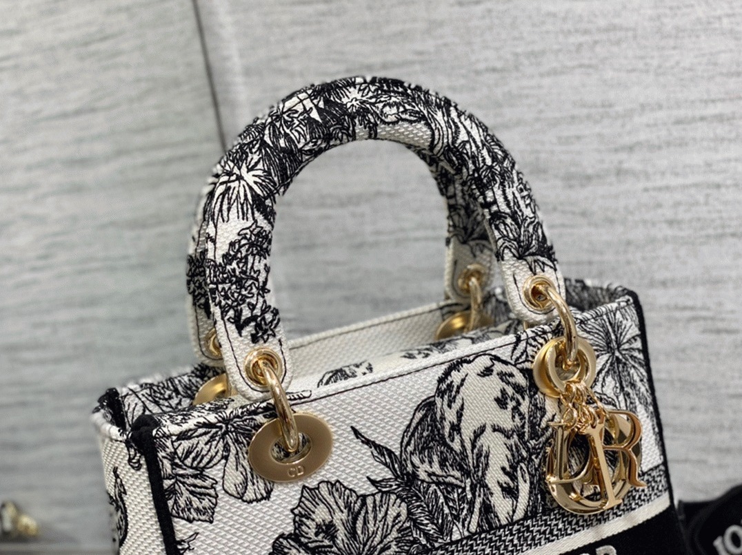Dior Lady D-Lite Medium Bag Knockoff in White Toile de Jouy Voyage Embroidery
