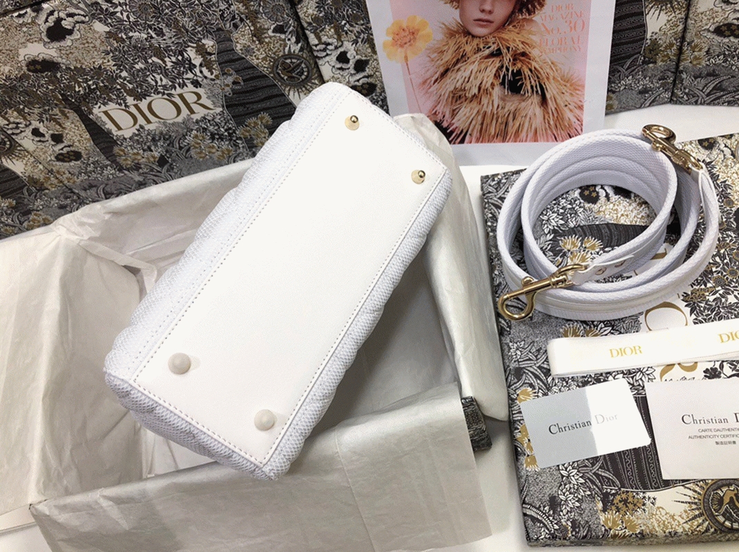 Dior Lady D-Lite Medium Bag Replica in White Macrocannage Technical Fabric
