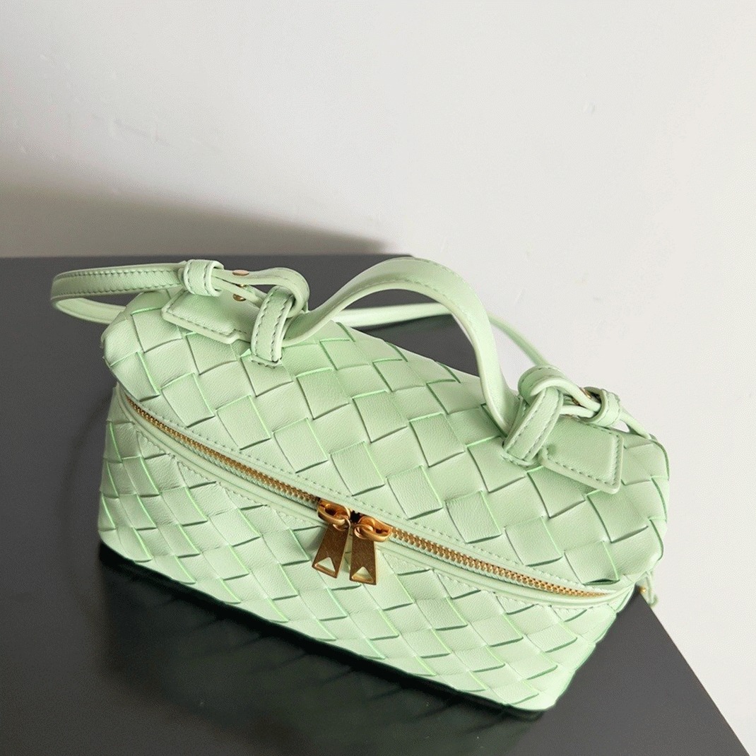 Fake Bottega Veneta Bang Bang Vanity Case Mint
