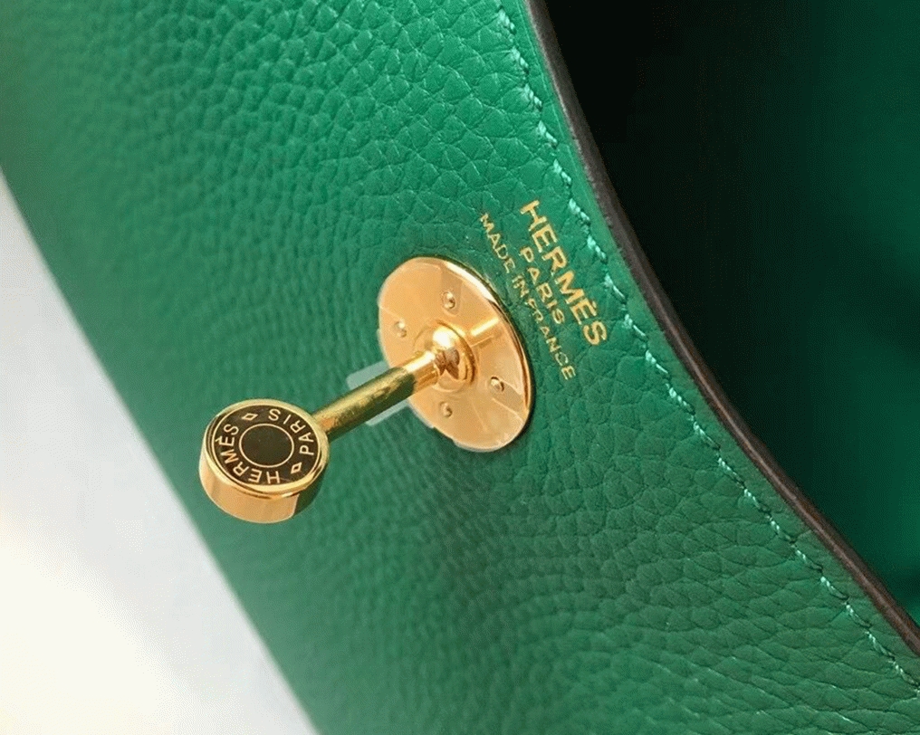 Designer replica Hermes Lindy Mini handbag in green clemence leather