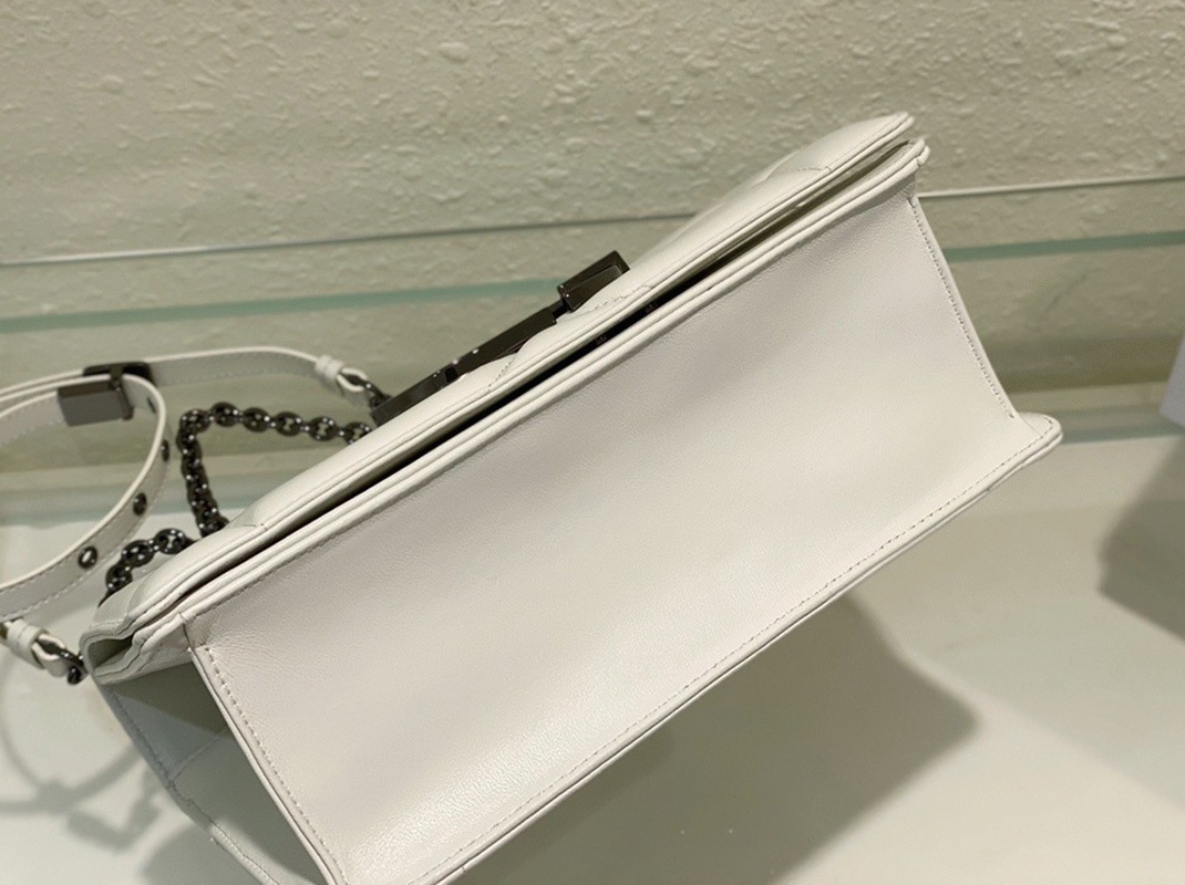 Dior 30 Montaigne Chain Bag with Handle Replica in White Lambskin