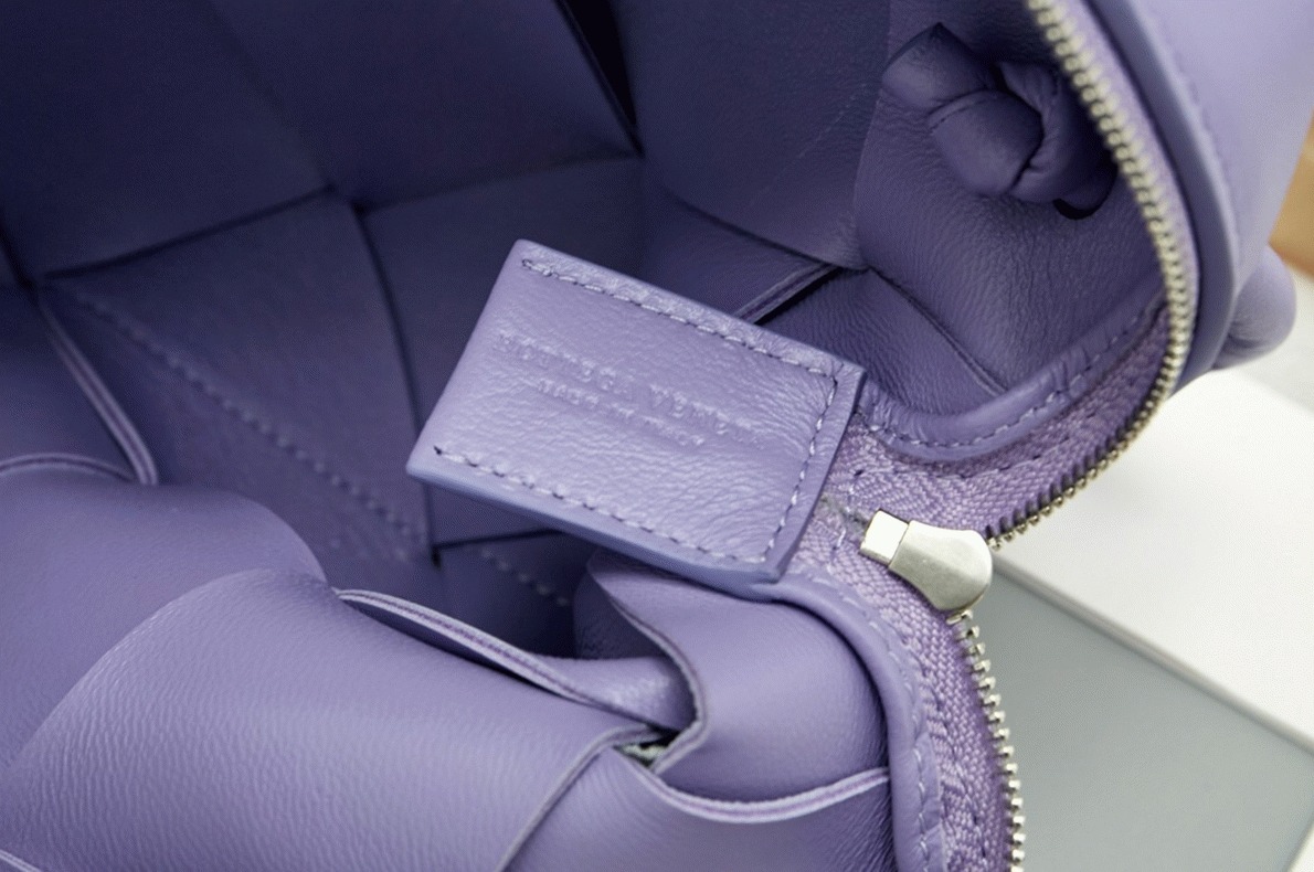 Replica Bottega Veneta Small Cassette Camera Bag Wisteria
