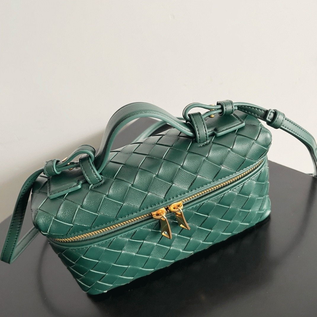Fake Bottega Veneta Bang Bang Vanity Case Green