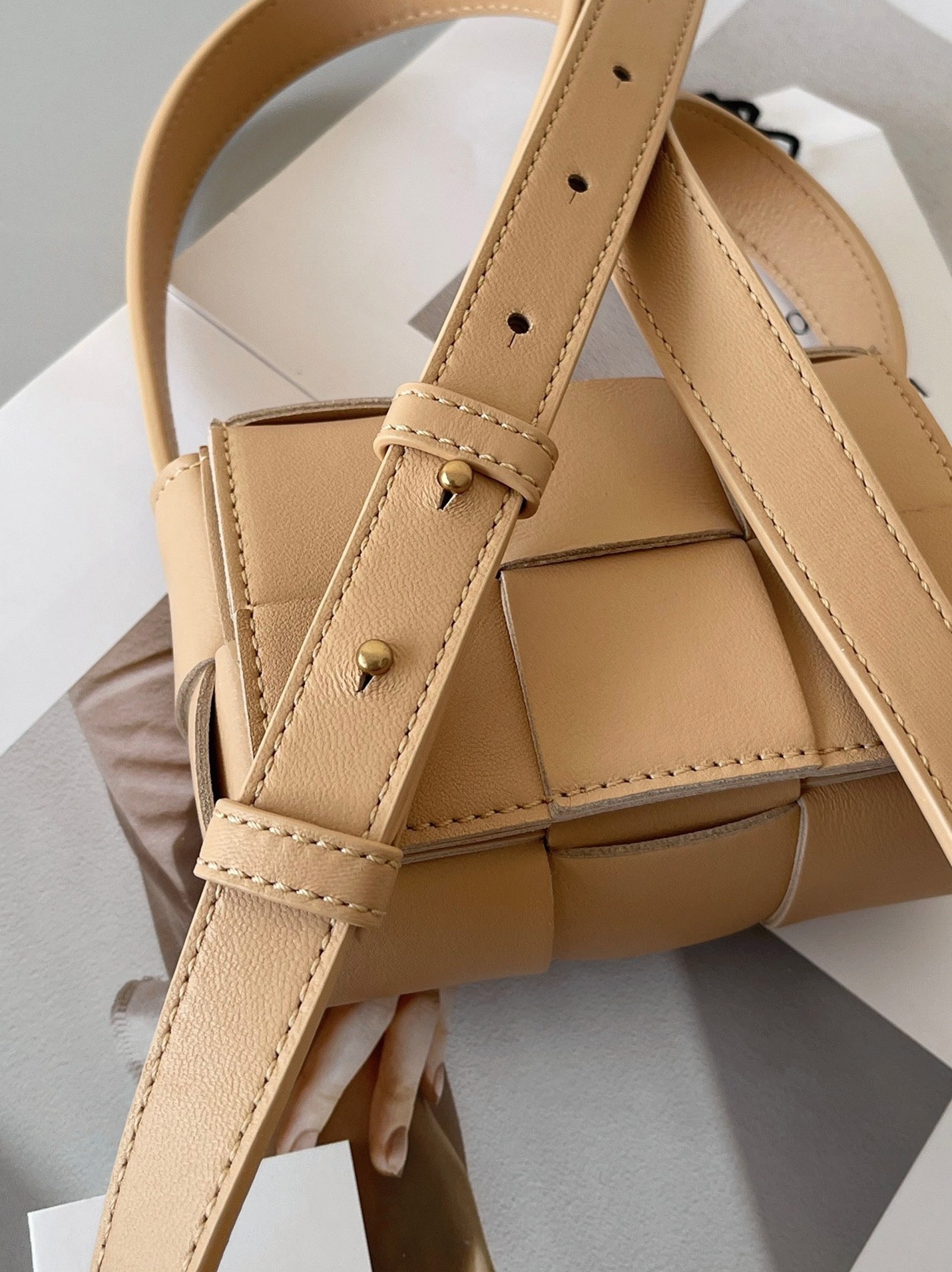 Top Quality Knockoff Bottega Veneta Candy Cassette Bag In Almond