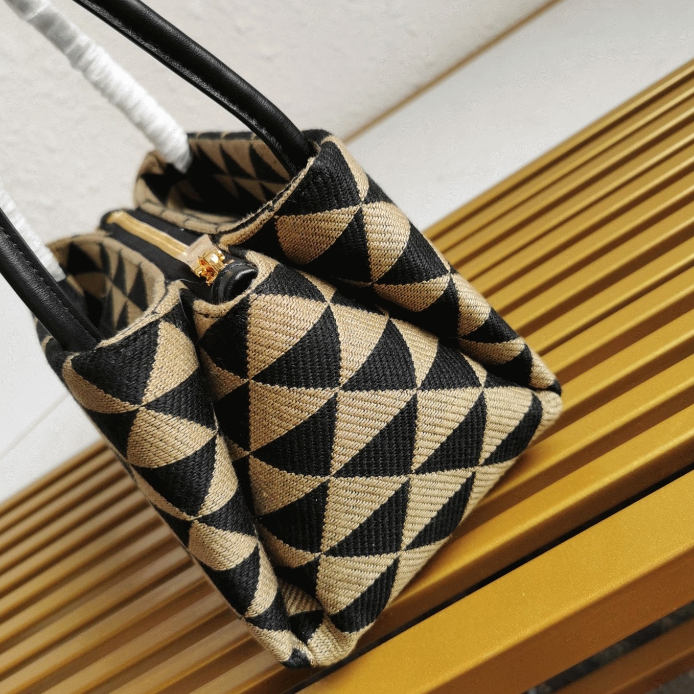 Prada Supernova Small Shoulder Bag Imitation in Black/Beige