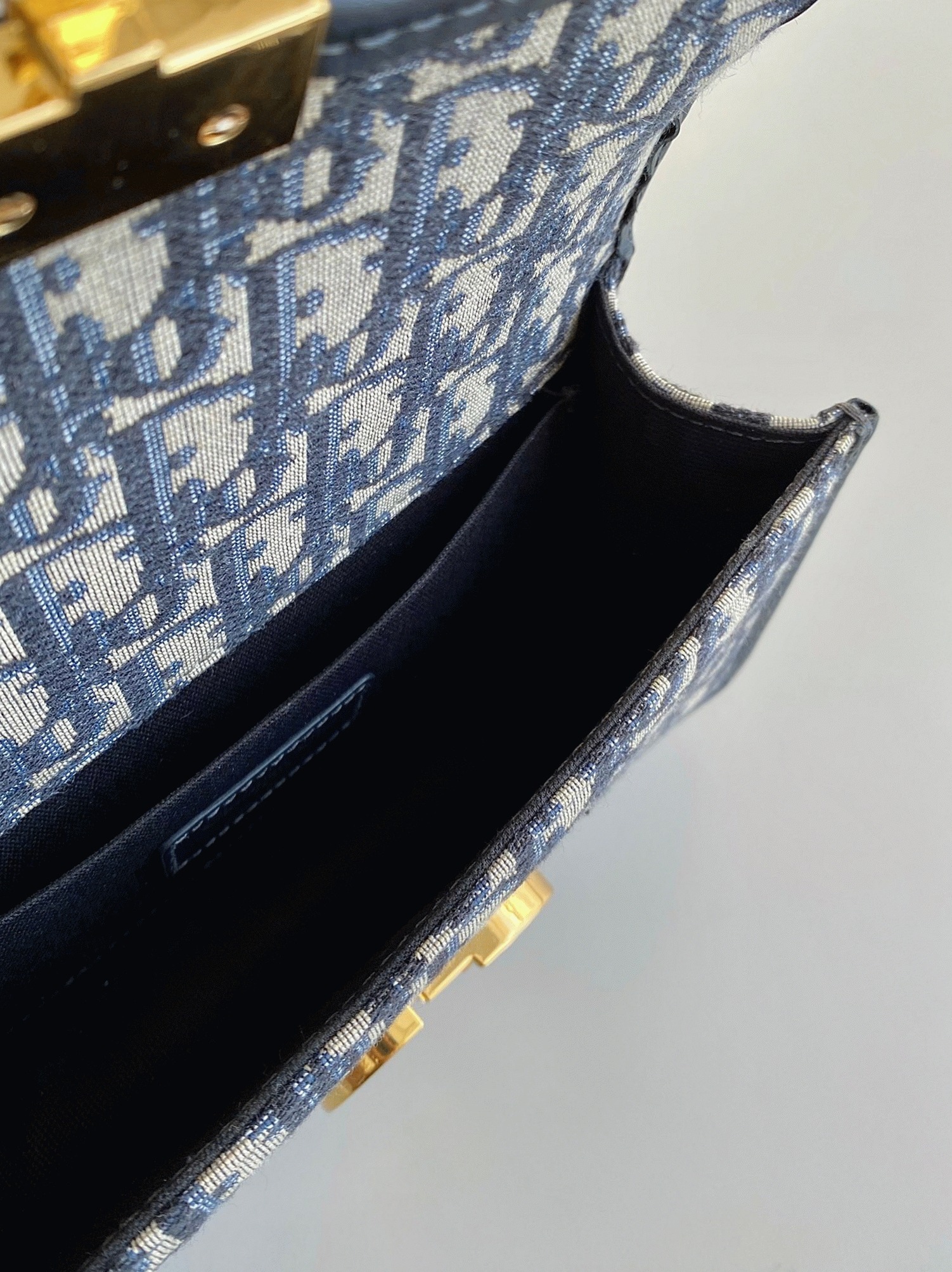 Dior 30 Montaigne East-West Bag with Chain Knockoff in Blue Oblique Jacquard
