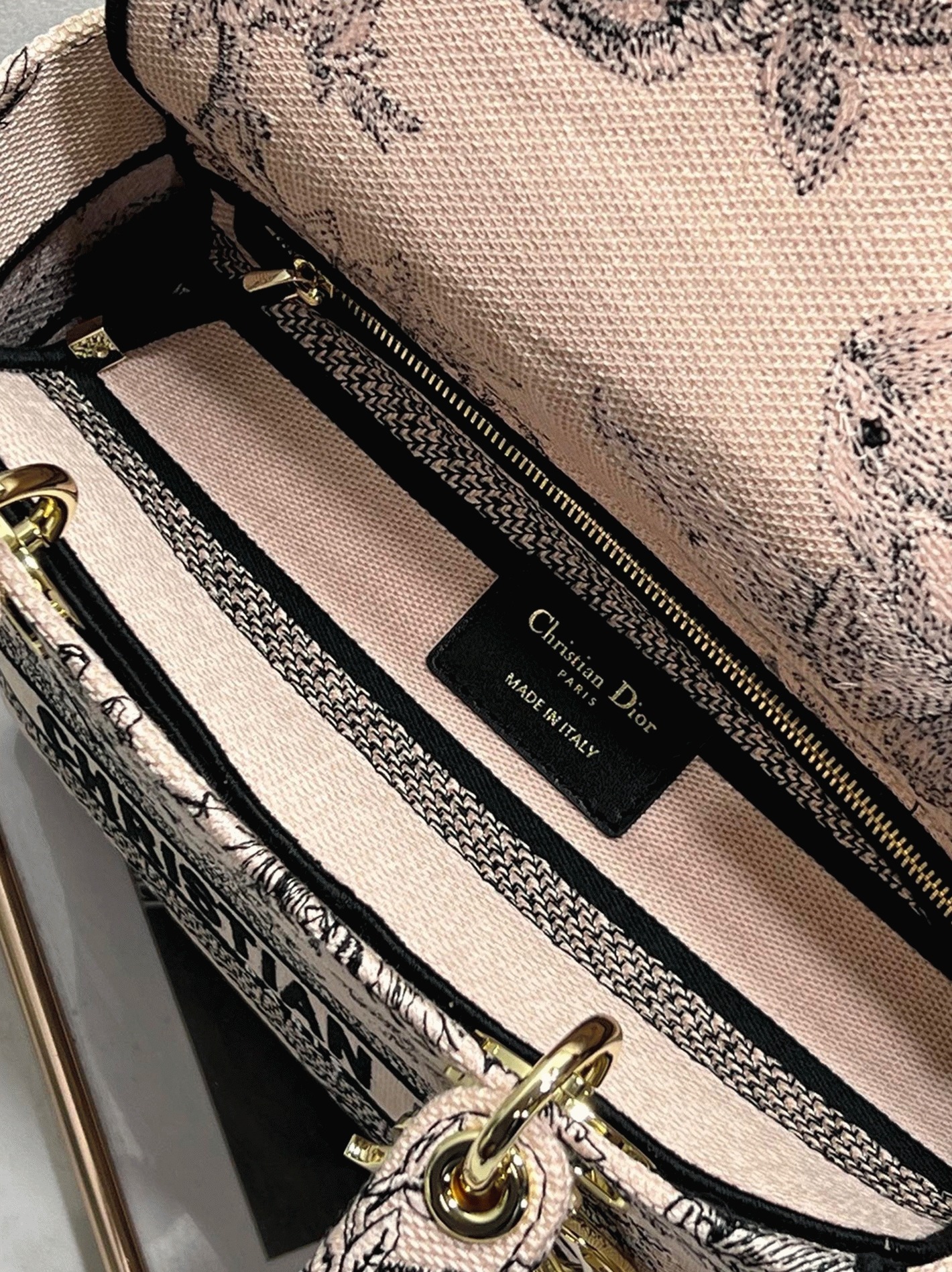 Dior Lady D-Lite Medium Bag Knockoff in Powder Jardin Botanique Embroidery