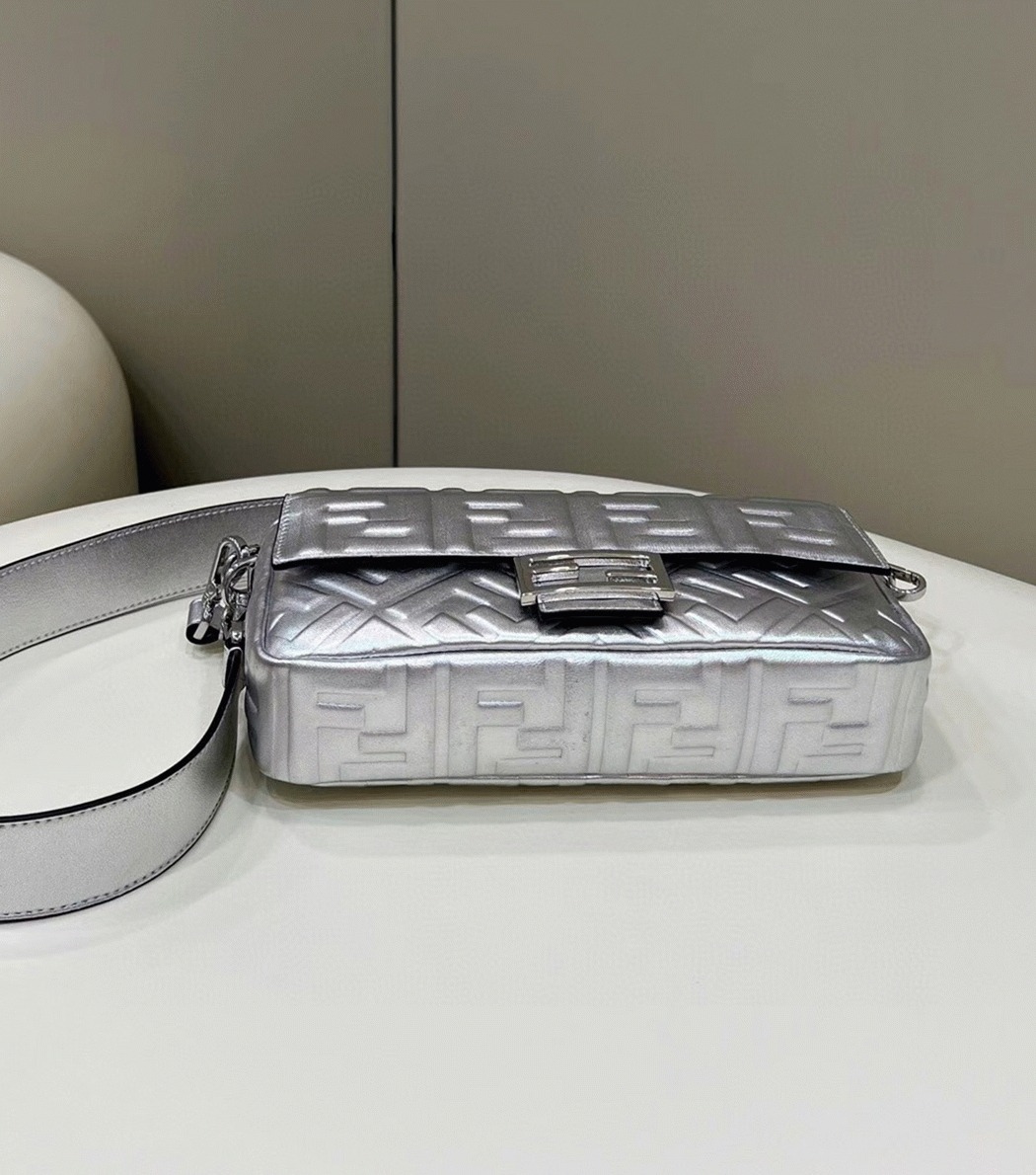 Top Quality Fendi Medium Baguette Bag In Silver FF