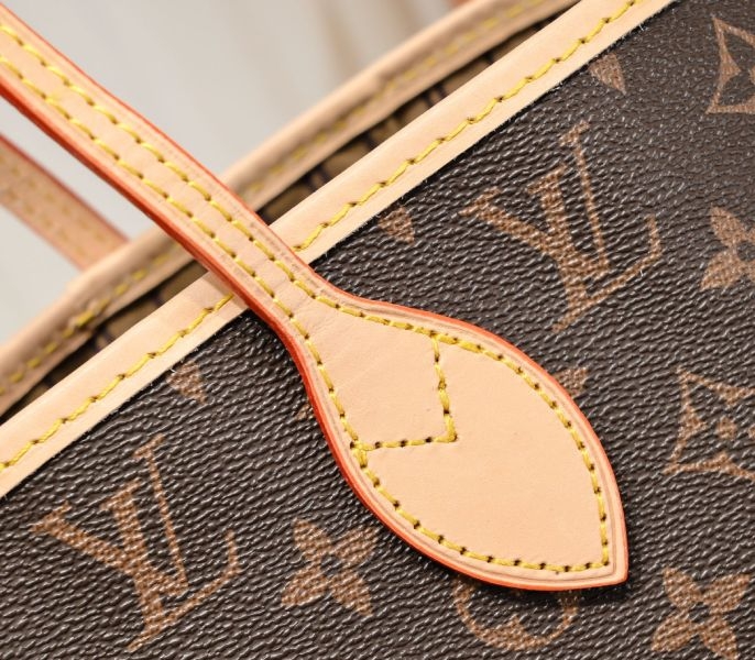 Louis Vuitton Monogram Canvas Neverfull MM Tote In Beige