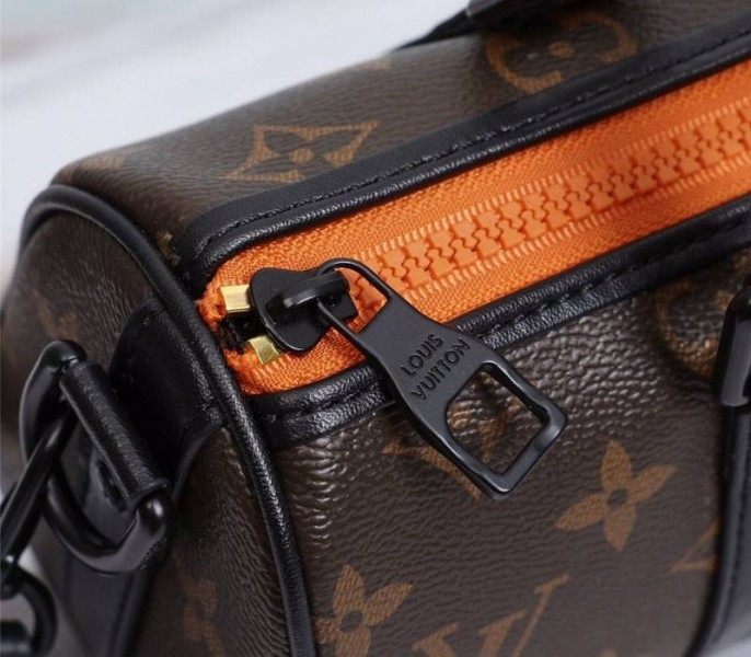 Louis Vuitton Monogram Canvas Mens Zoooom With Friends Nano Keepall Travel Bag