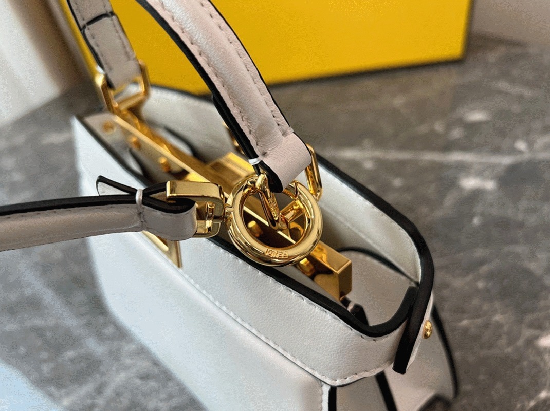 Top Quality Faux Fendi Peekaboo ISeeU Petite Bag In White Nappa Leather
