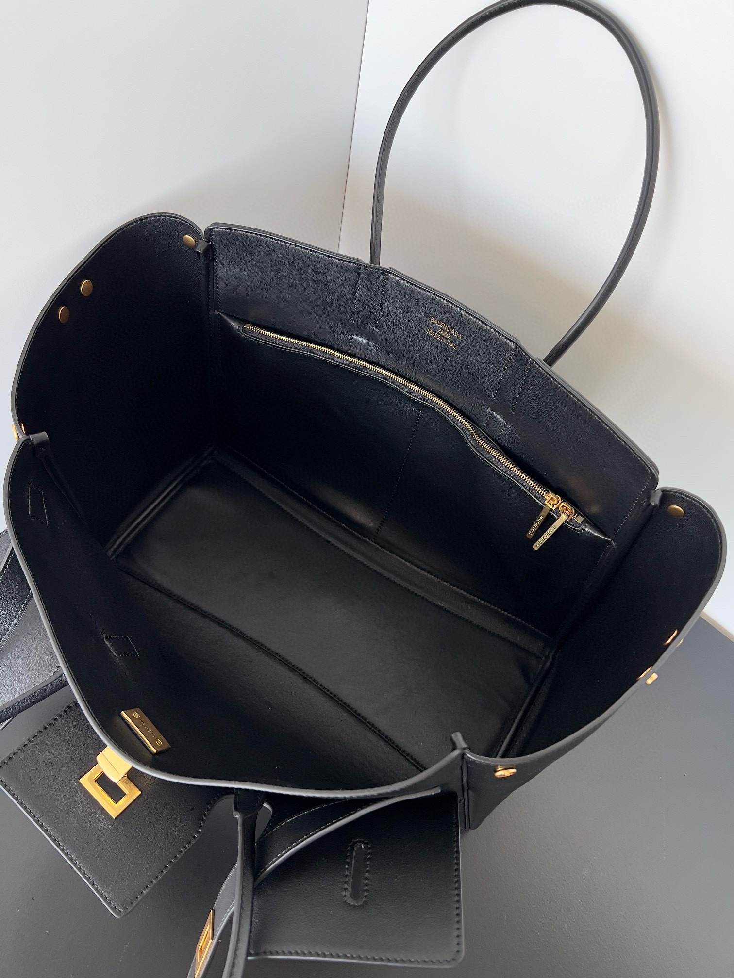 Knockoff Balenciaga Bel Air Carry All Medium Bag Black Calfskin