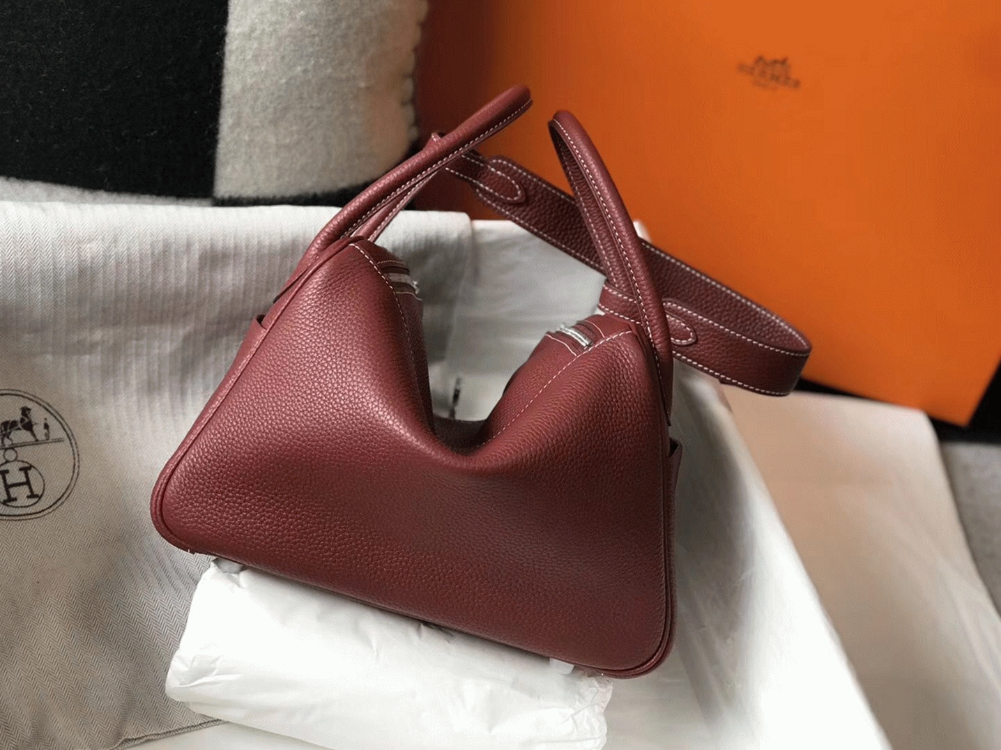 Knockoff Hermes Lindy 26cm handbag in bordeaux