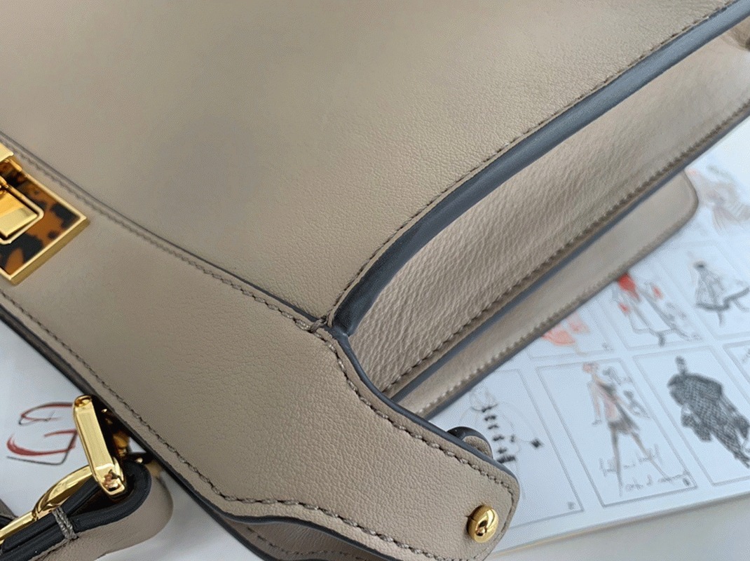 Top Quality Knockoff Fendi Peekaboo ISeeU Medium Bag In Grey Calfskin