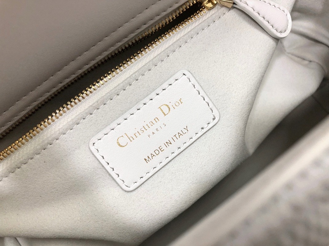 Dior Lady D-Lite Medium Bag Replica in White Macrocannage Technical Fabric