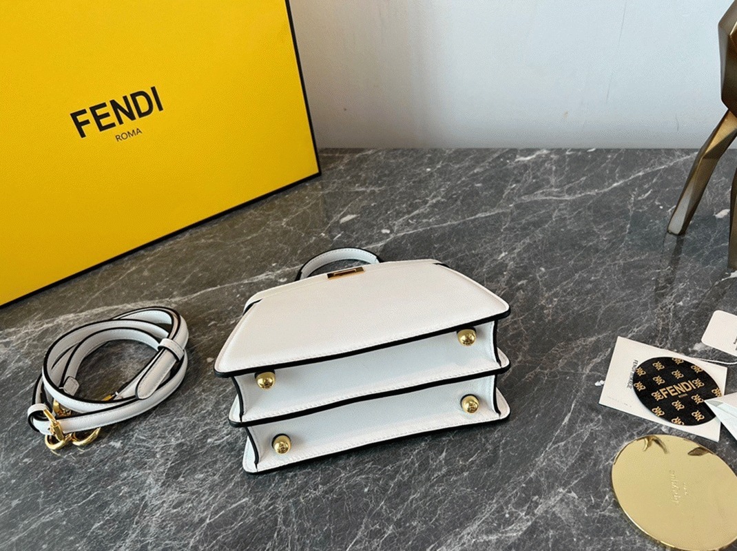 Top Quality Faux Fendi Peekaboo ISeeU Petite Bag In White Nappa Leather