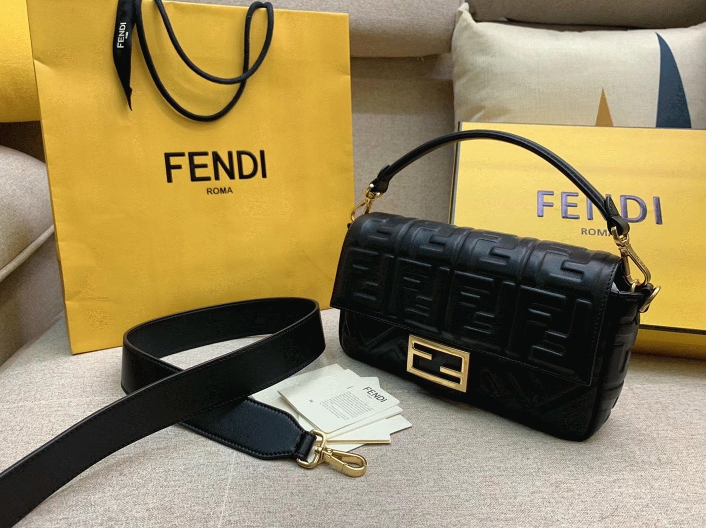 Top Quality Fake Fendi Medium Baguette Bag In Black FF