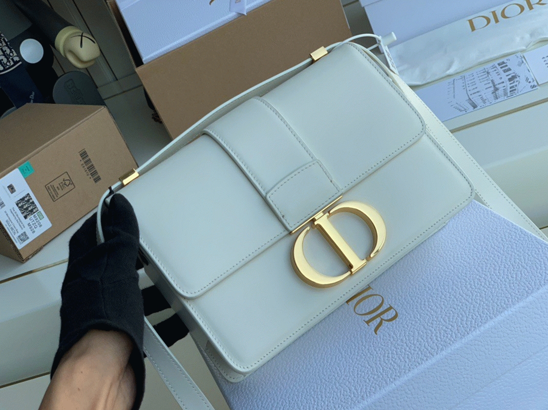 Dior 30 Montaigne Medium Bag Fake in White Box Calfskin