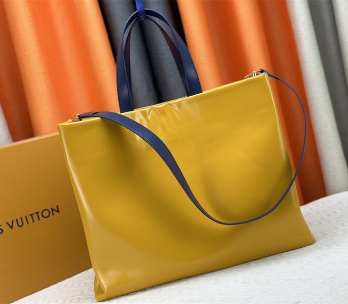 Louis Vuitton Other Leathers Shopper MM Tote In Safran