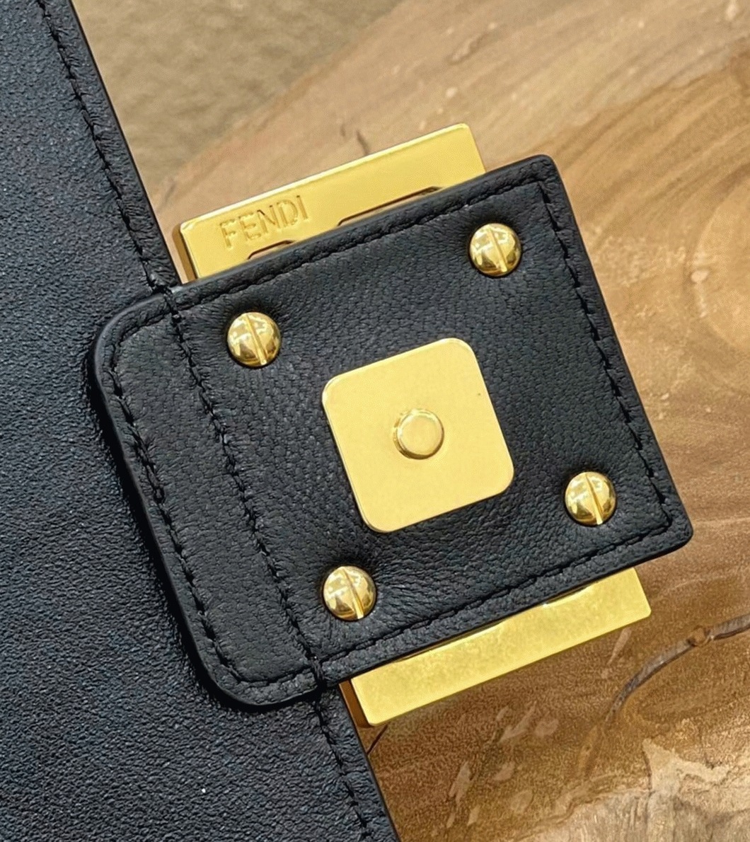 Top Quality Fake Fendi Baguette Chain Midi Bag In Black