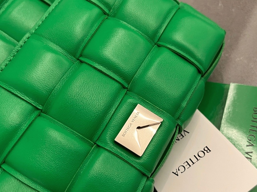Replica Bottega Veneta Small Padded Cassette Bag Parakeet