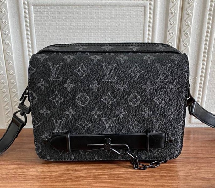 Louis Vuitton Taurillon Leather Steamer Messenger Bag