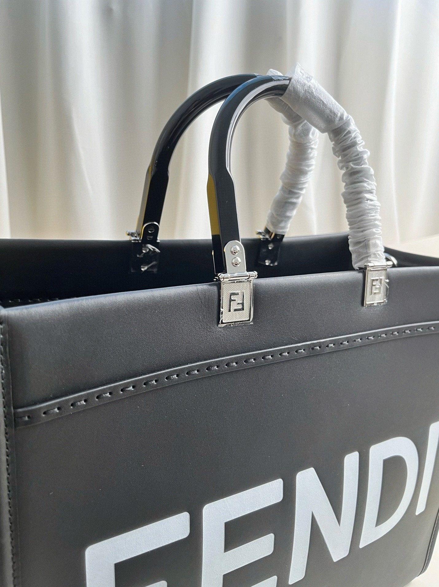Top Quality Knockoff Fendi Sunshine Medium Tote Bag In Noir Calfskin