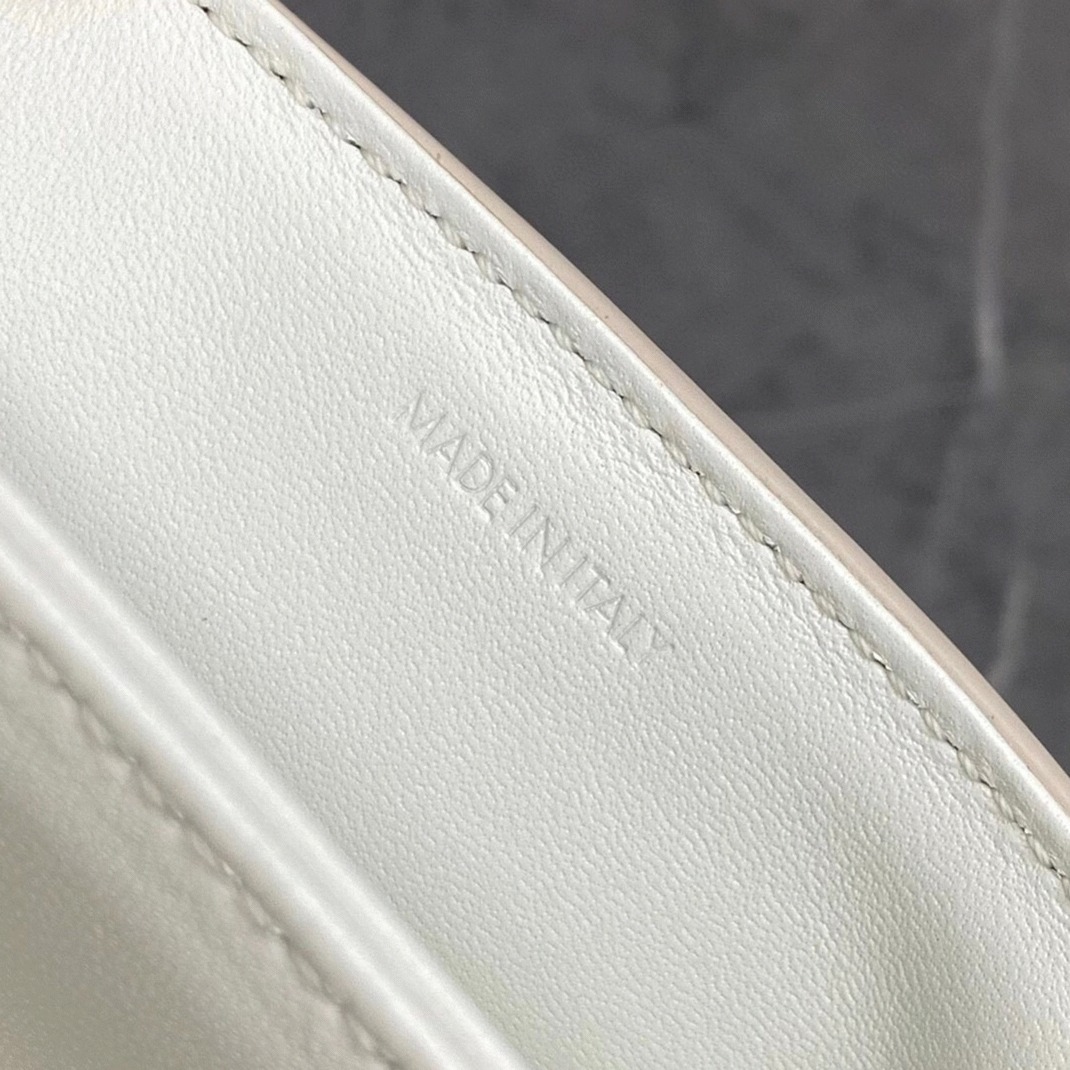 Top Quality Fake Celine Triomphe Teen Bag In White