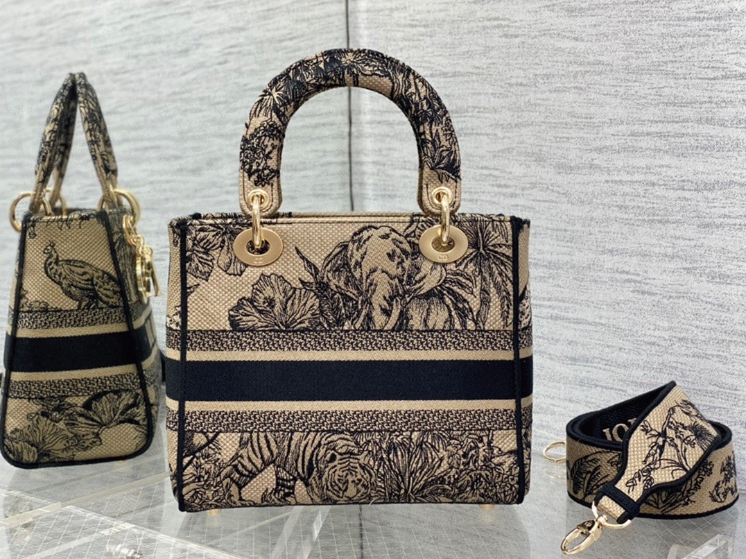 Dior Lady D-Lite Medium Bag Fake in Beige Toile de Jouy Voyage Embroidery