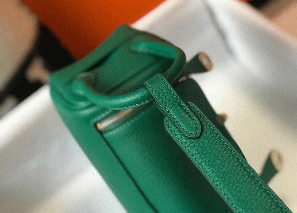 Designer replica Hermes Lindy Mini handbag in green clemence leather