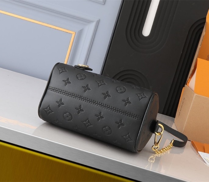 Louis Vuitton Other Leathers Speedy Bandouliere 20 Handbag In Black