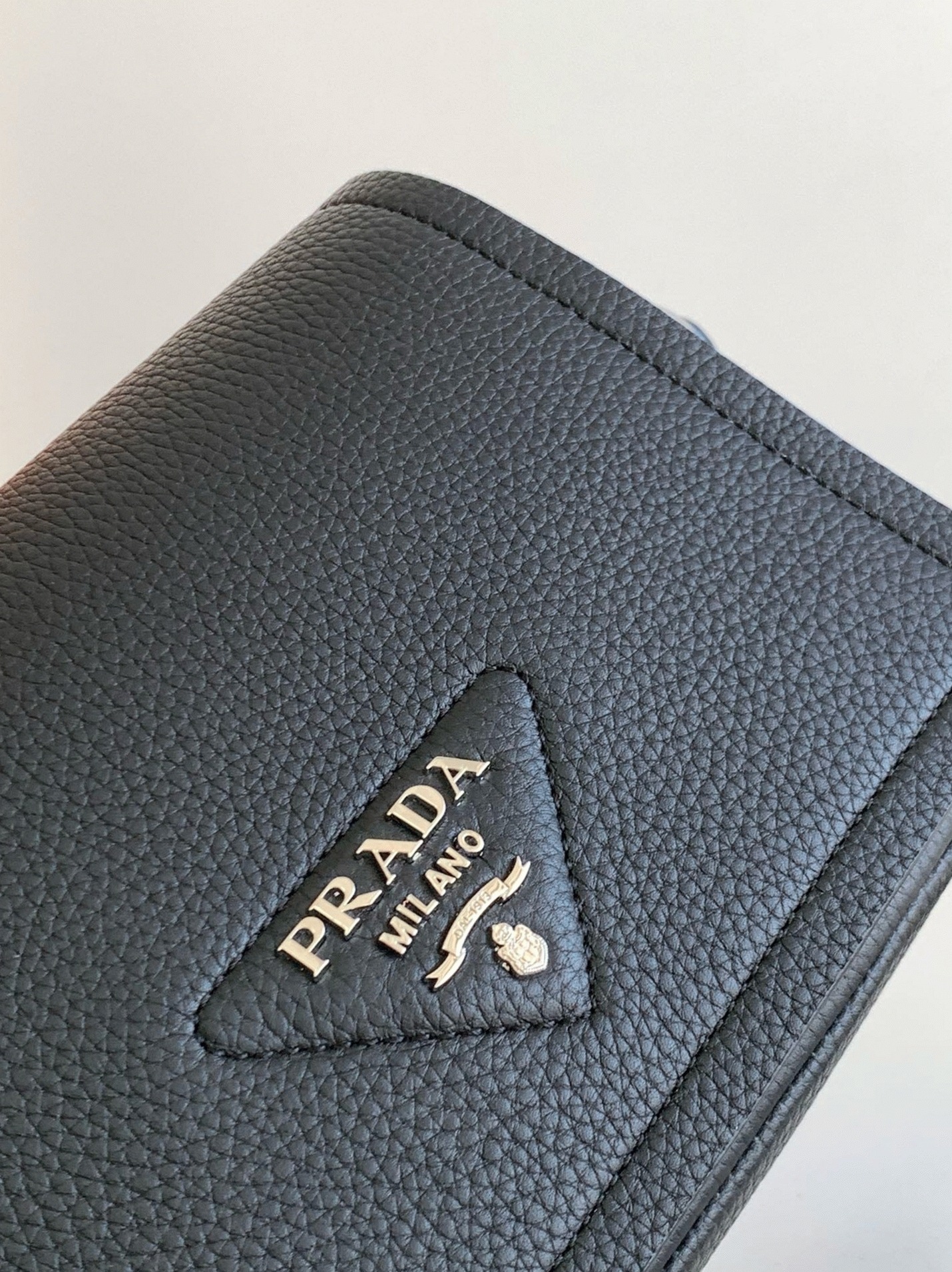 Prada Flap Shoulder Bag Knockoff in Black