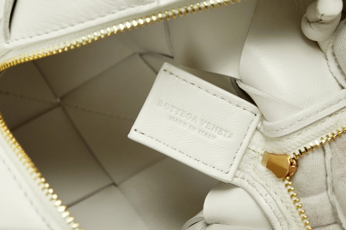 Replica Bottega Veneta Mini Cassette Camera Bag White
