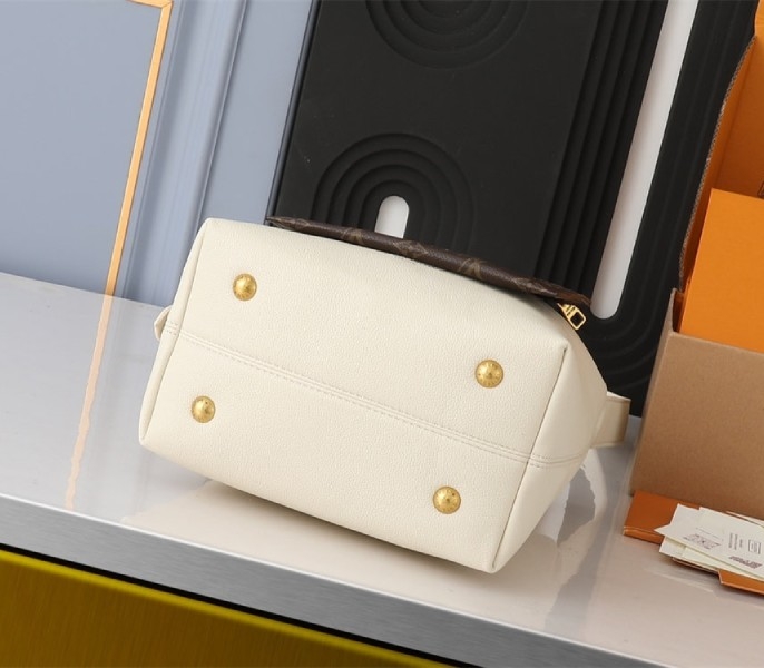 Louis Vuitton Low Key MM Hobo In Quartz White