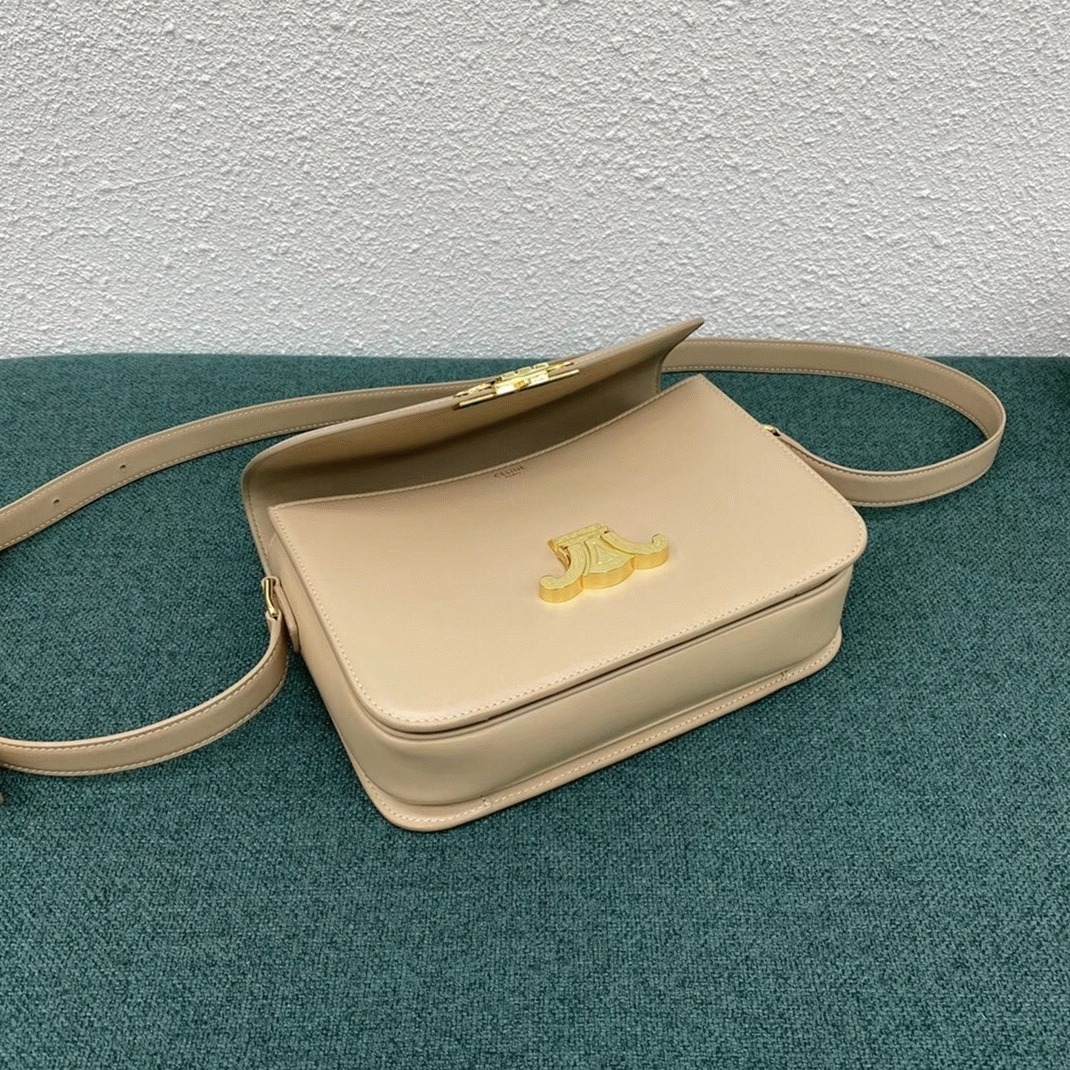 Top Quality Imitation Celine Triomphe Medium Bag In Nude