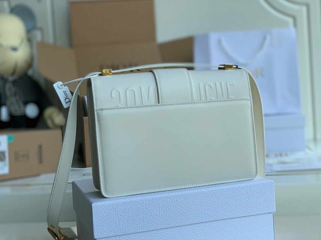 Dior 30 Montaigne Medium Bag Fake in White Box Calfskin