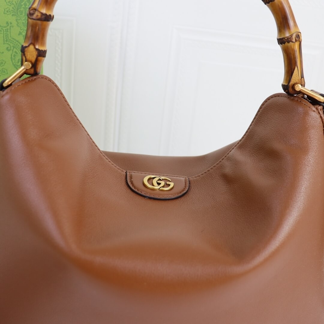 Gucci Diana Medium Shoulder Bag