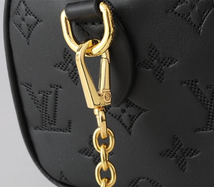 Louis Vuitton Other Leathers Speedy Bandouliere 20 Handbag In Black